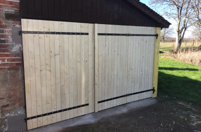 Portes et clotures bois extérieures