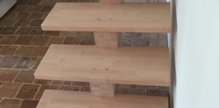 Escalier à limon en lamellé collé